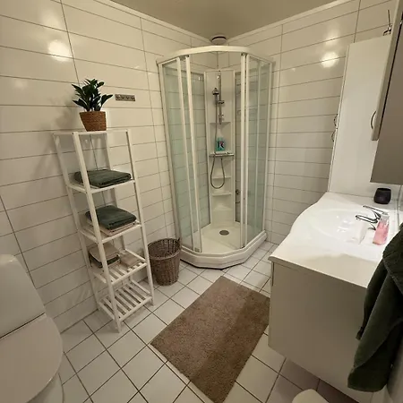 Cozy Feel Home 2 Bedroom And 1 Sleeping Coach Apartment Tromso