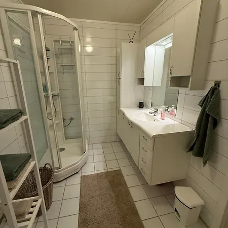 Cozy Feel 2 Bedroom And 1 Sleeping Coach Apartman